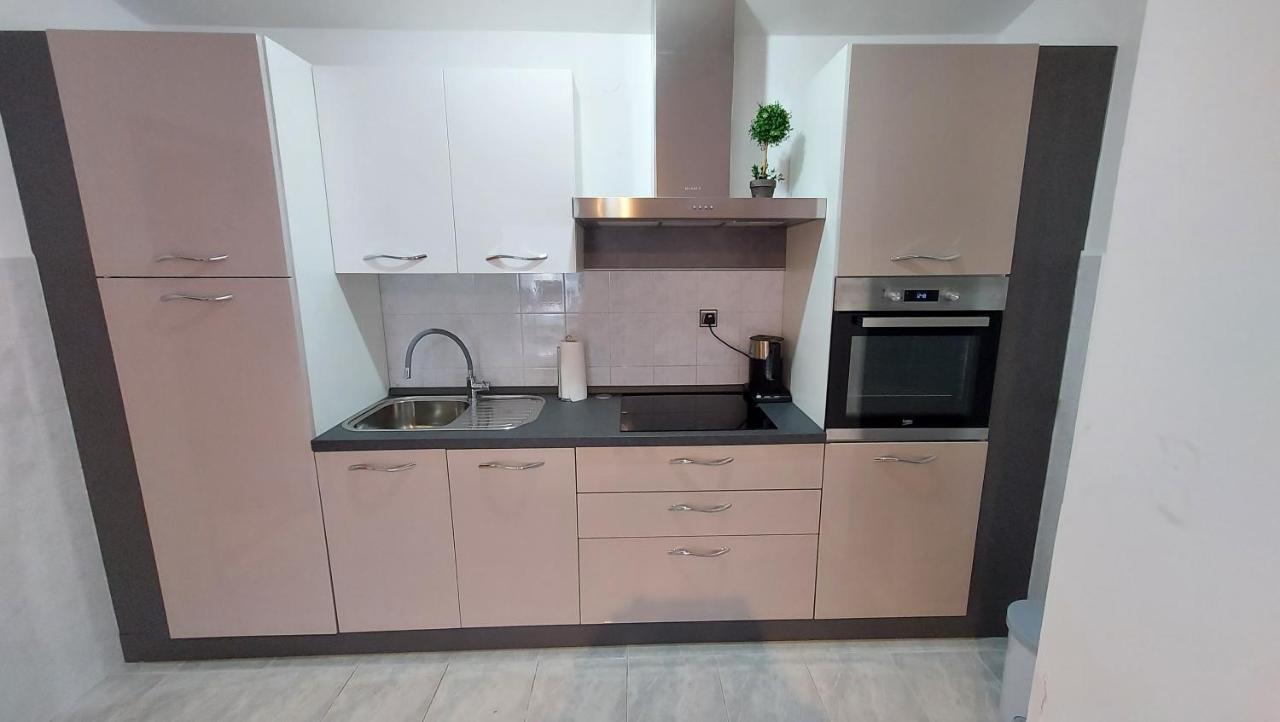 Appartamento Soline Ada Pjescana Uvala Esterno foto