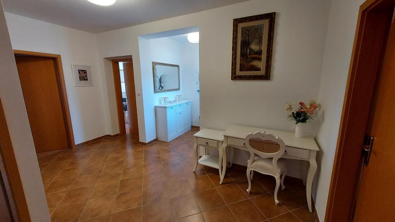 Appartamento Soline Ada Pjescana Uvala Esterno foto