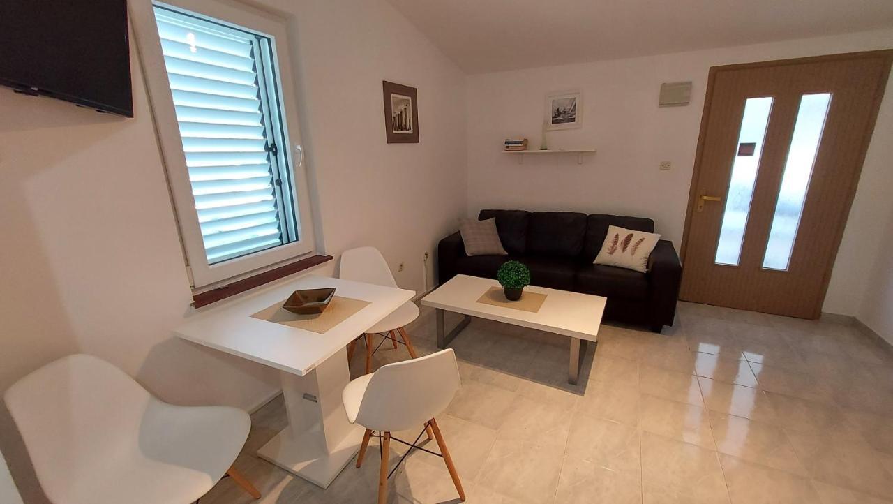 Appartamento Soline Ada Pjescana Uvala Esterno foto