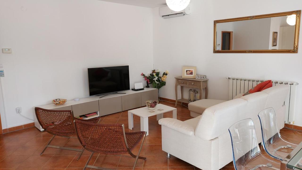 Appartamento Soline Ada Pjescana Uvala Esterno foto