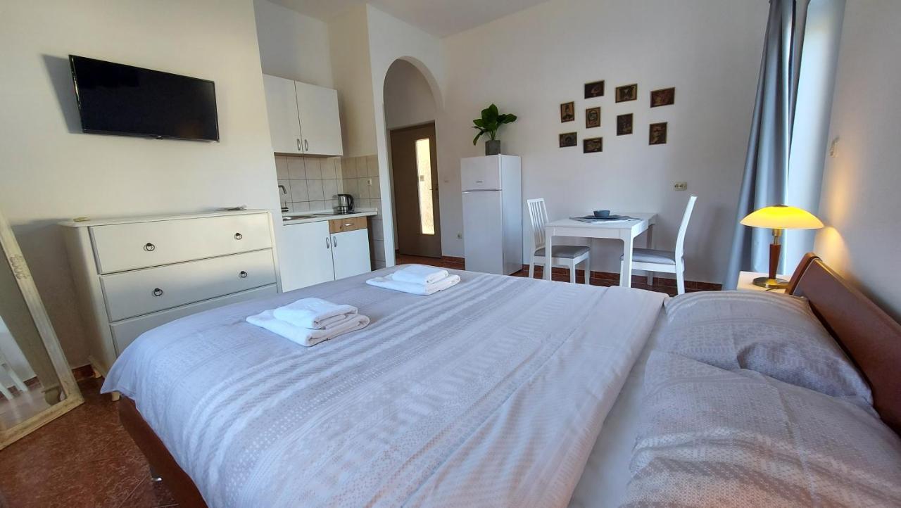 Appartamento Soline Ada Pjescana Uvala Esterno foto